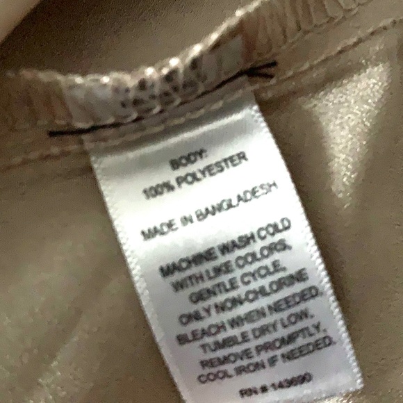 Larry Levine sleeveless button up blouse - Picture 5 of 6